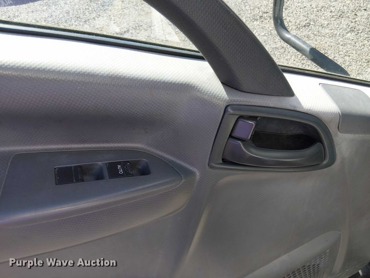 image for item EV5354 2012 Isuzu Nqr/nrr refrigerated delivery truck