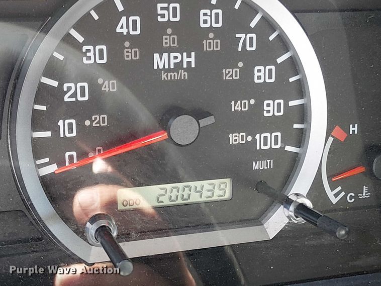 image for item EV5354 2012 Isuzu Nqr/nrr refrigerated delivery truck