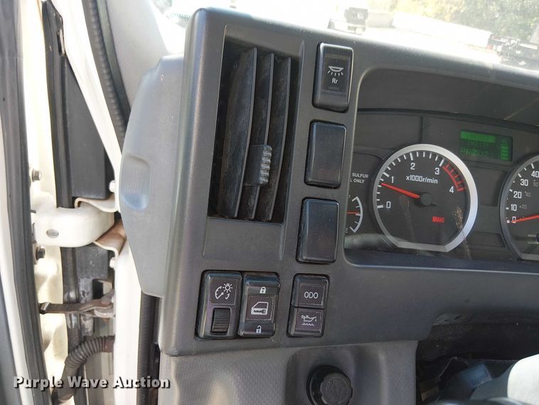 image for item EV5354 2012 Isuzu Nqr/nrr refrigerated delivery truck