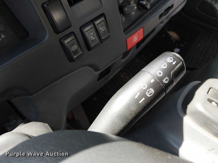 image for item EV5354 2012 Isuzu Nqr/nrr refrigerated delivery truck