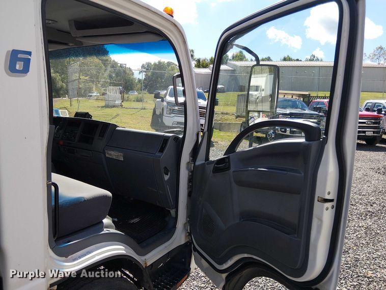 image for item EV5354 2012 Isuzu Nqr/nrr refrigerated delivery truck