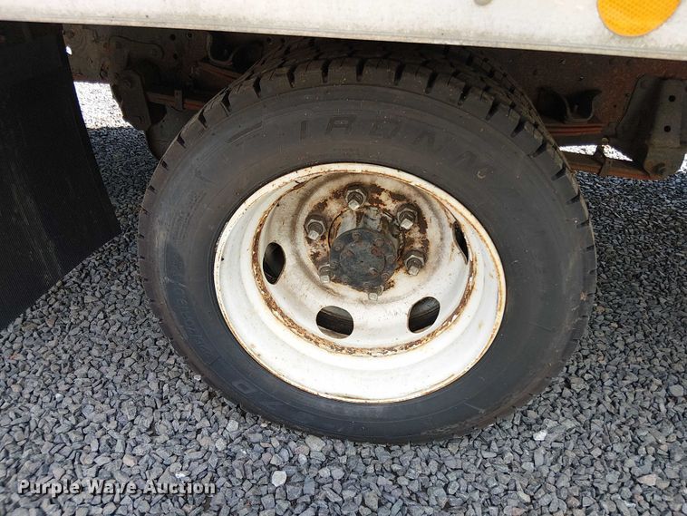 image for item EV5354 2012 Isuzu Nqr/nrr refrigerated delivery truck