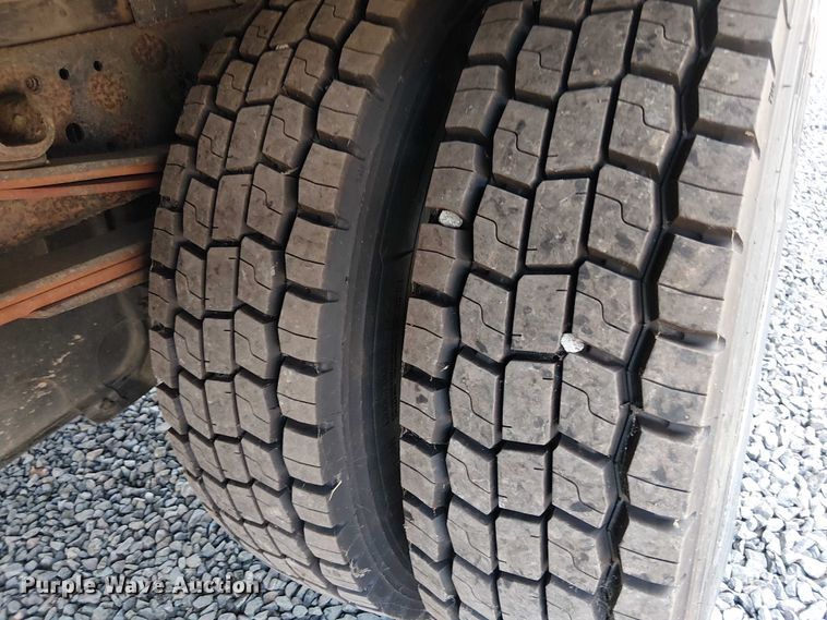 image for item EV5354 2012 Isuzu Nqr/nrr refrigerated delivery truck