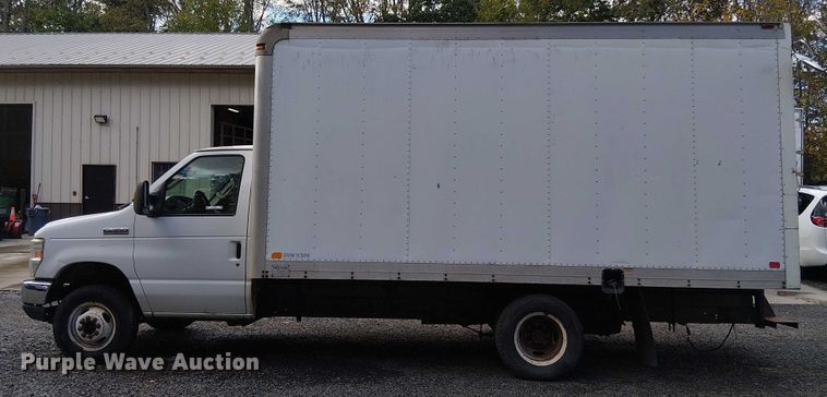 image for item EV5355 2008 Ford E350 box truck