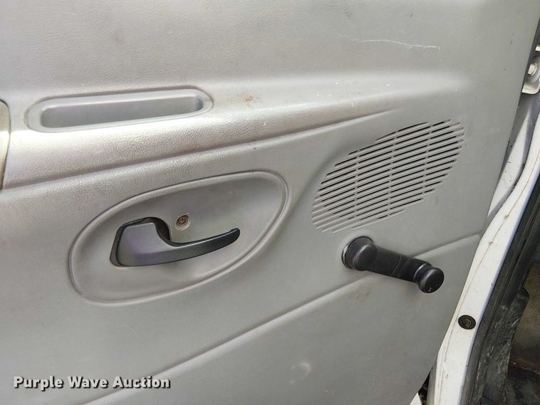 image for item EV5355 2008 Ford E350 box truck