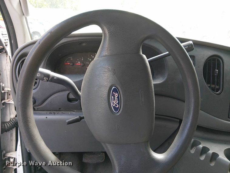 image for item EV5355 2008 Ford E350 box truck