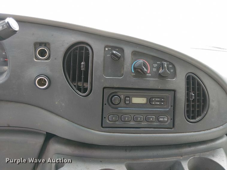 image for item EV5355 2008 Ford E350 box truck