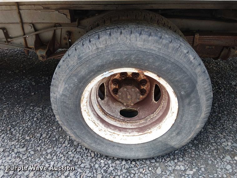 image for item EV5355 2008 Ford E350 box truck