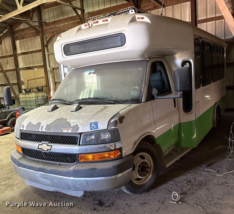 image for item DN0646 2010 Chevrolet CT4 shuttle bus