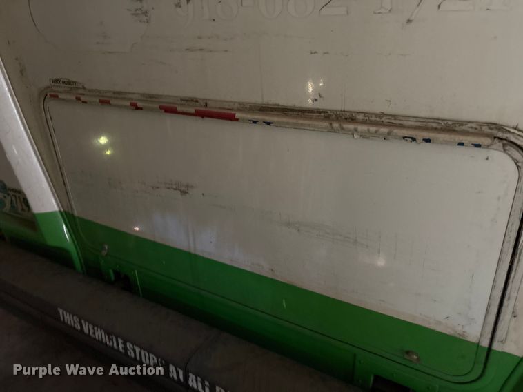 image for item DN0646 2010 Chevrolet CT4 shuttle bus