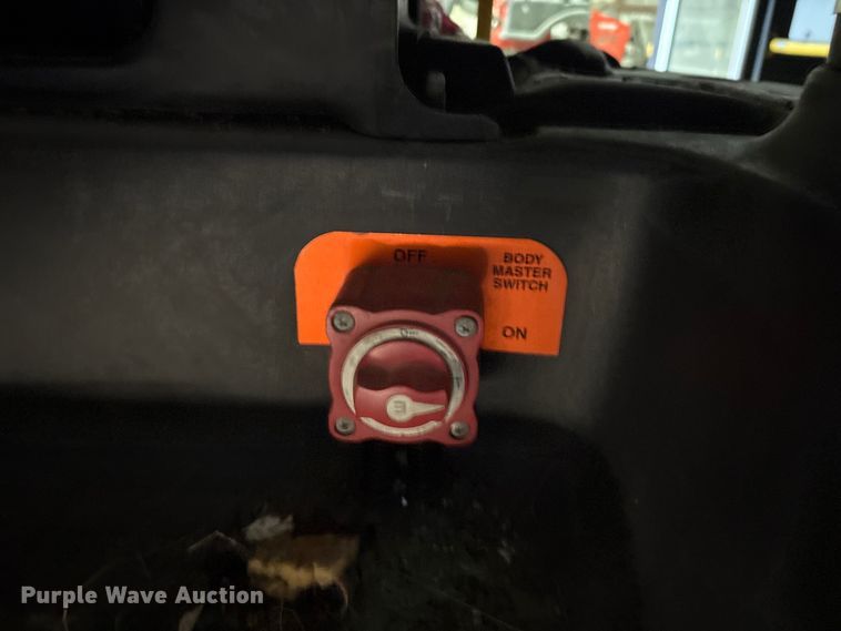 image for item DN0646 2010 Chevrolet CT4 shuttle bus