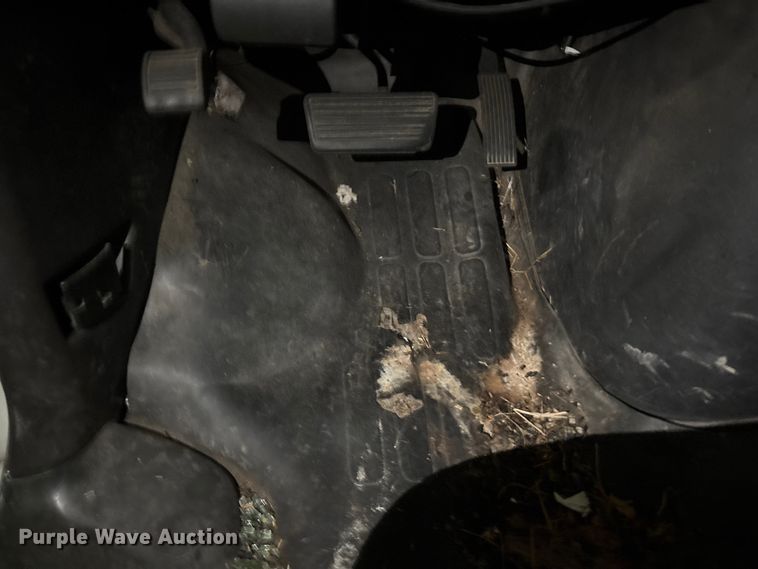 image for item DN0646 2010 Chevrolet CT4 shuttle bus