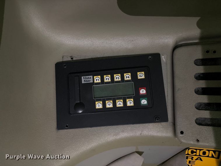 image for item DN0646 2010 Chevrolet CT4 shuttle bus