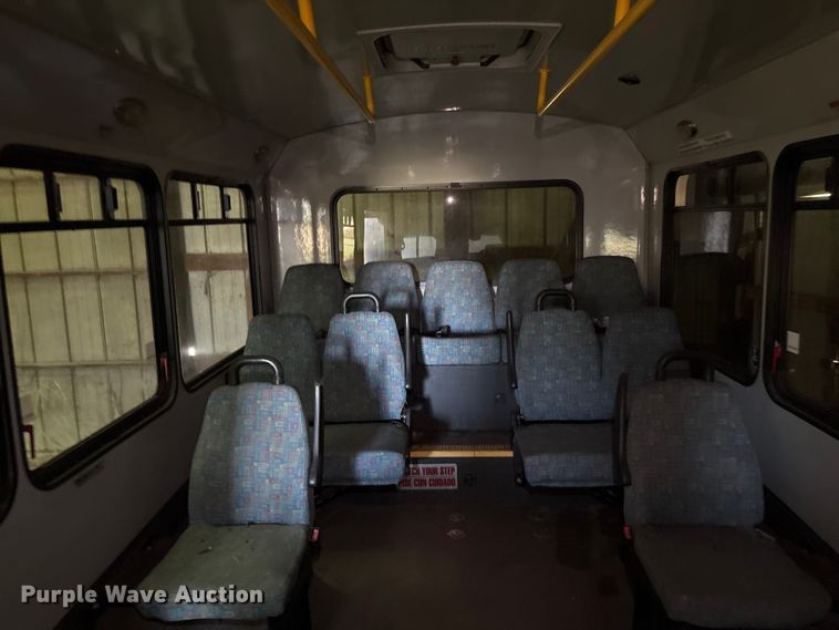 image for item DN0646 2010 Chevrolet CT4 shuttle bus