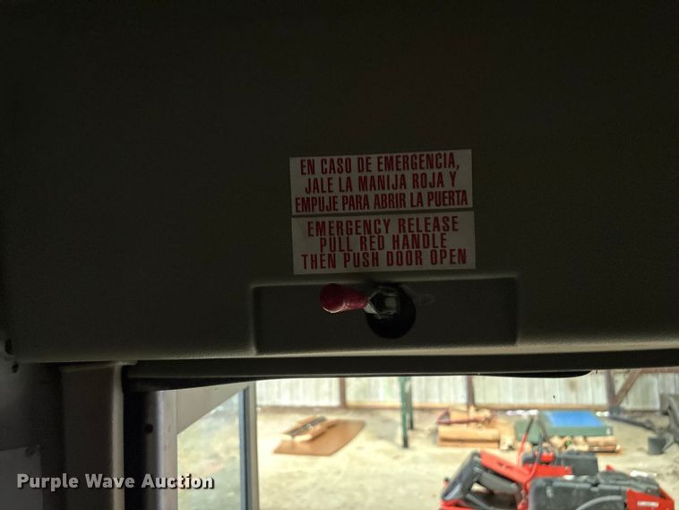 image for item DN0646 2010 Chevrolet CT4 shuttle bus