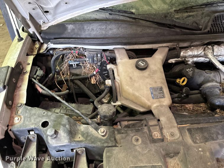 image for item DN0646 2010 Chevrolet CT4 shuttle bus