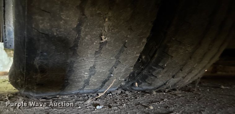 image for item DN0646 2010 Chevrolet CT4 shuttle bus