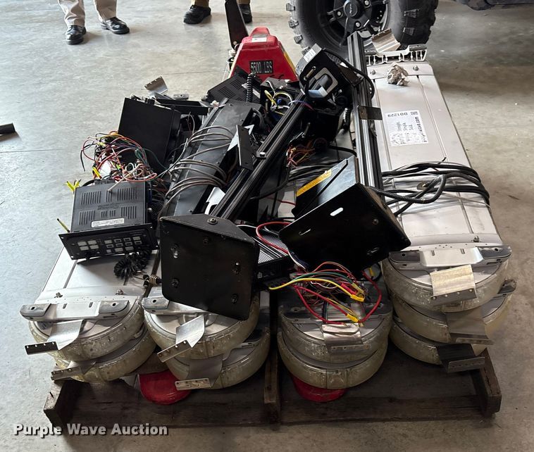 image for item DO1229 Emergency equipment