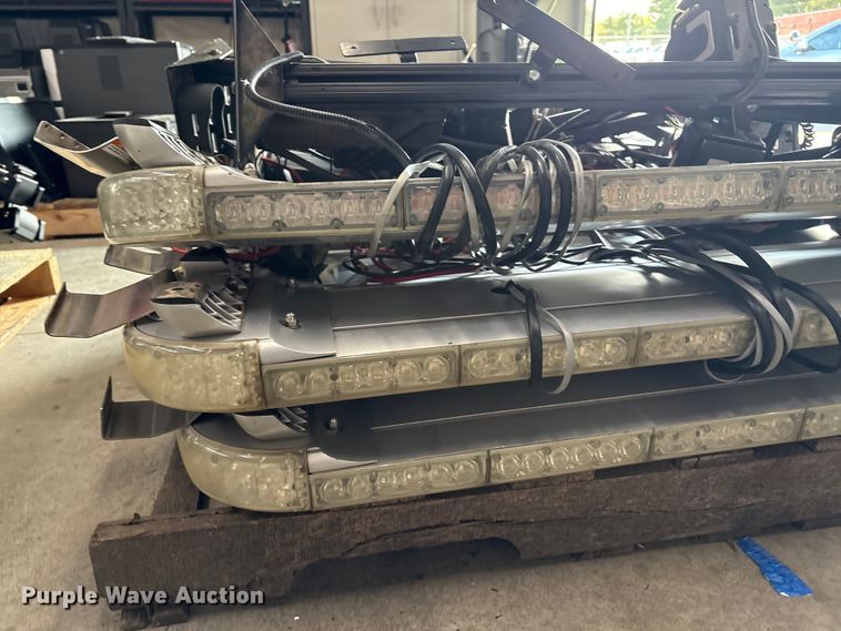 image for item DO1229 Emergency equipment