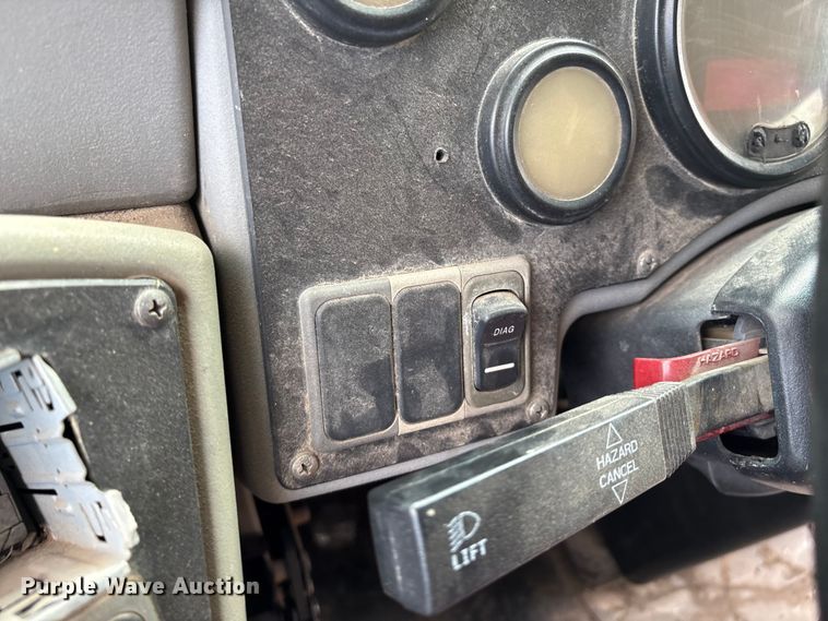 image for item DO1273 2005 Blue Bird Vision school bus