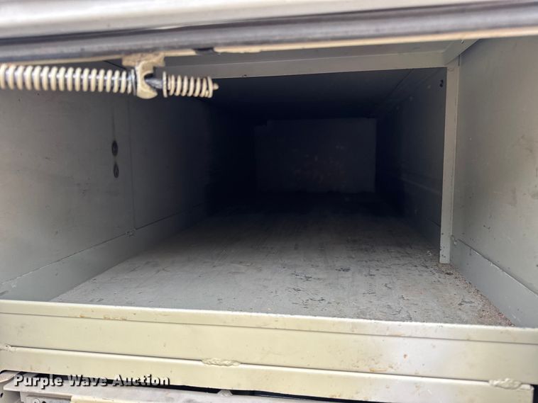 image for item DO2269 2006 International 4300 bucket truck