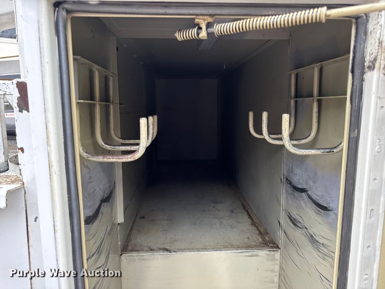 image for item DO2269 2006 International 4300 bucket truck