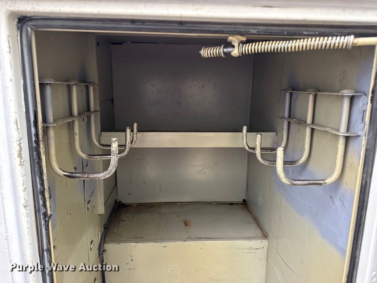 image for item DO2269 2006 International 4300 bucket truck