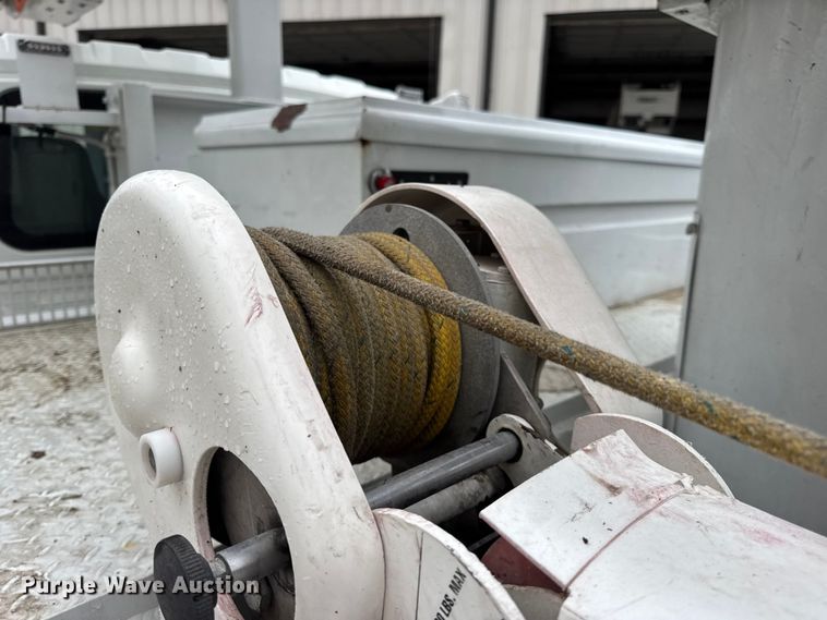 image for item DO2269 2006 International 4300 bucket truck