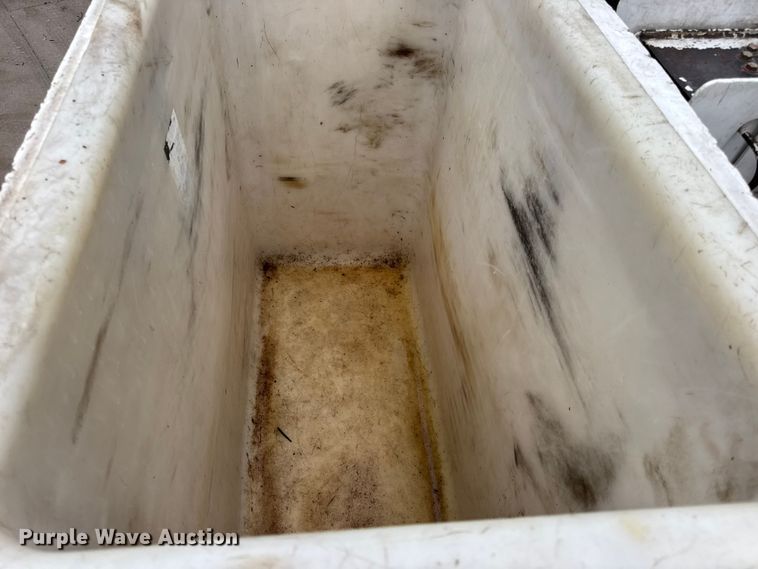 image for item DO2269 2006 International 4300 bucket truck