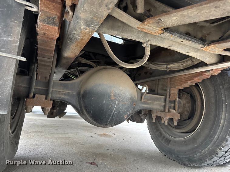 image for item DO2269 2006 International 4300 bucket truck