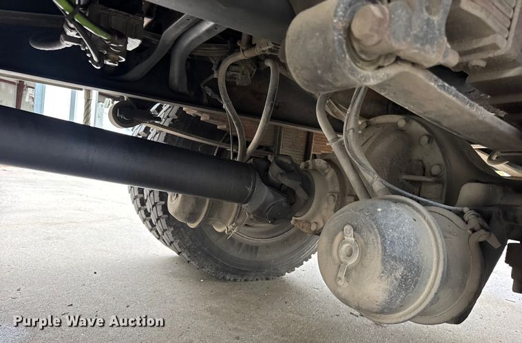 image for item DO2269 2006 International 4300 bucket truck