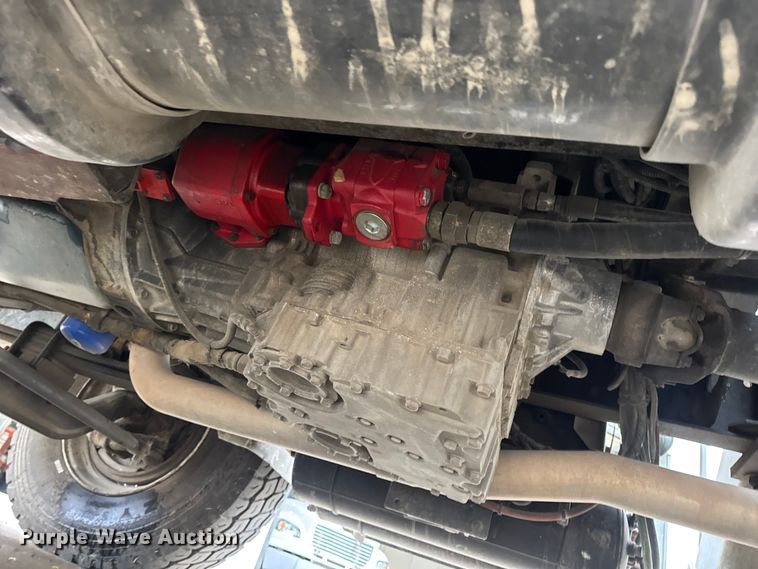 image for item DO2269 2006 International 4300 bucket truck