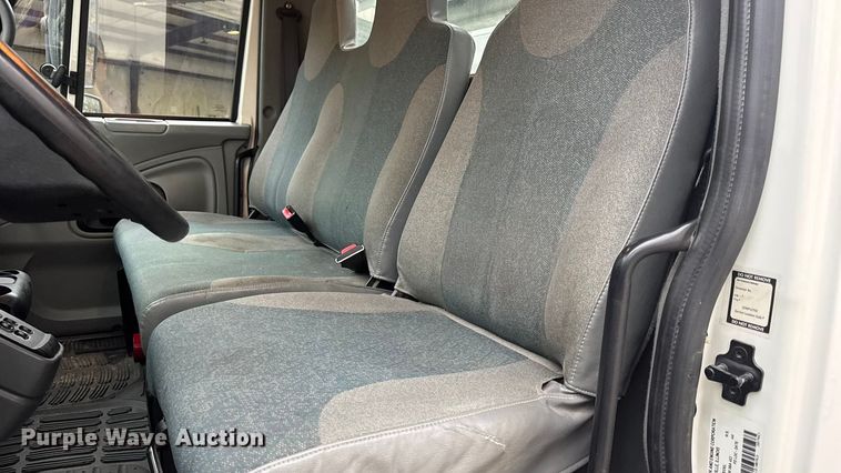 image for item DO2269 2006 International 4300 bucket truck