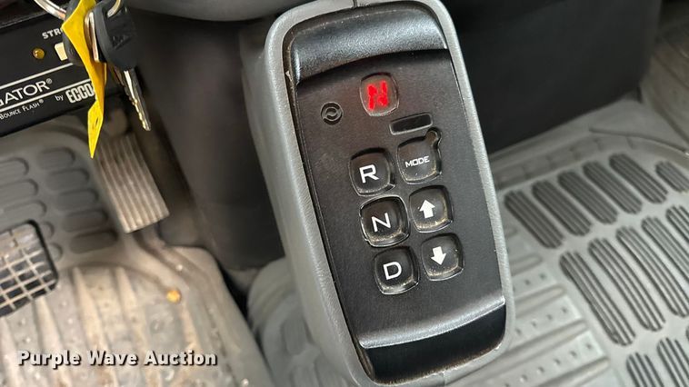 image for item DO2269 2006 International 4300 bucket truck