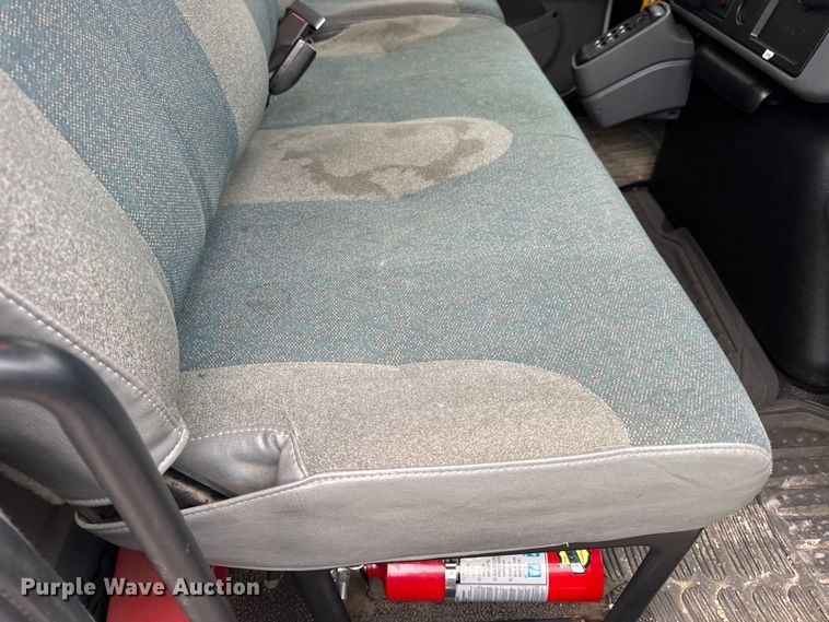 image for item DO2269 2006 International 4300 bucket truck