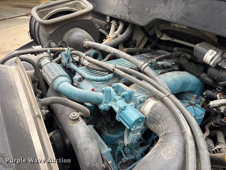 image for item DO2269 2006 International 4300 bucket truck