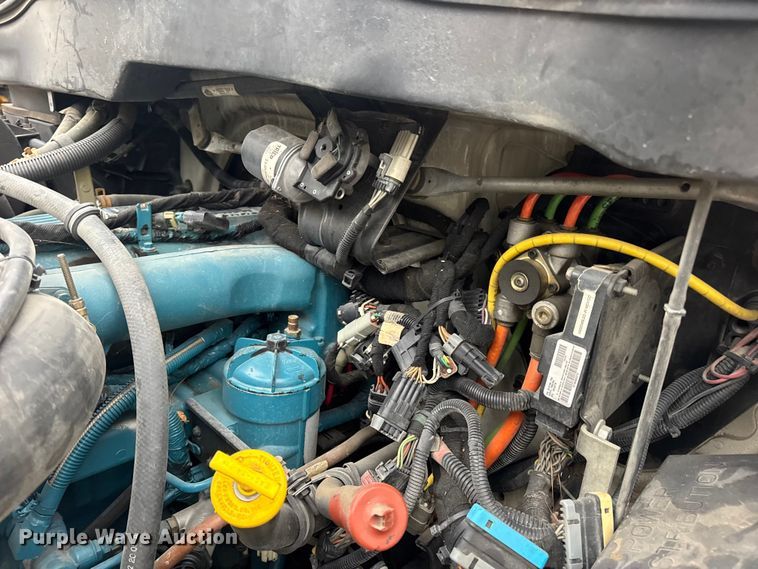 image for item DO2269 2006 International 4300 bucket truck