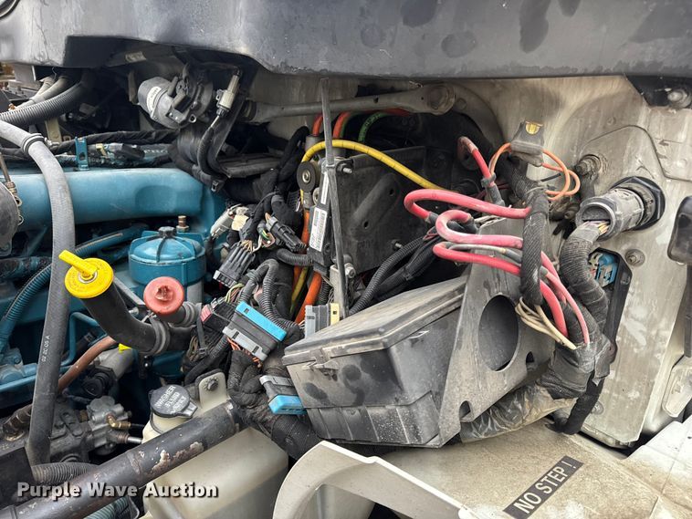 image for item DO2269 2006 International 4300 bucket truck