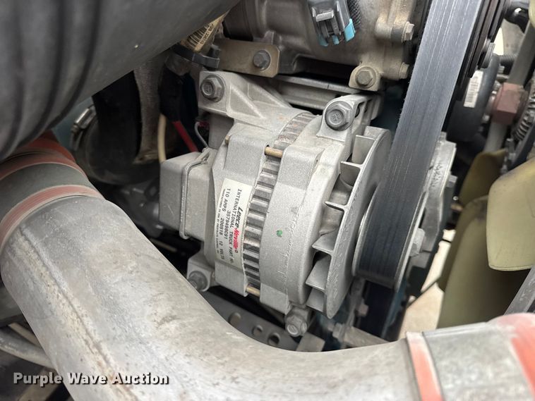 image for item DO2269 2006 International 4300 bucket truck