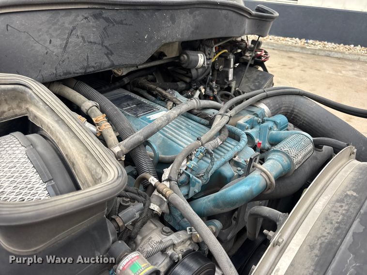 image for item DO2269 2006 International 4300 bucket truck