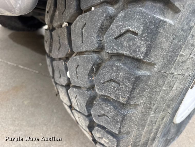 image for item DO2269 2006 International 4300 bucket truck