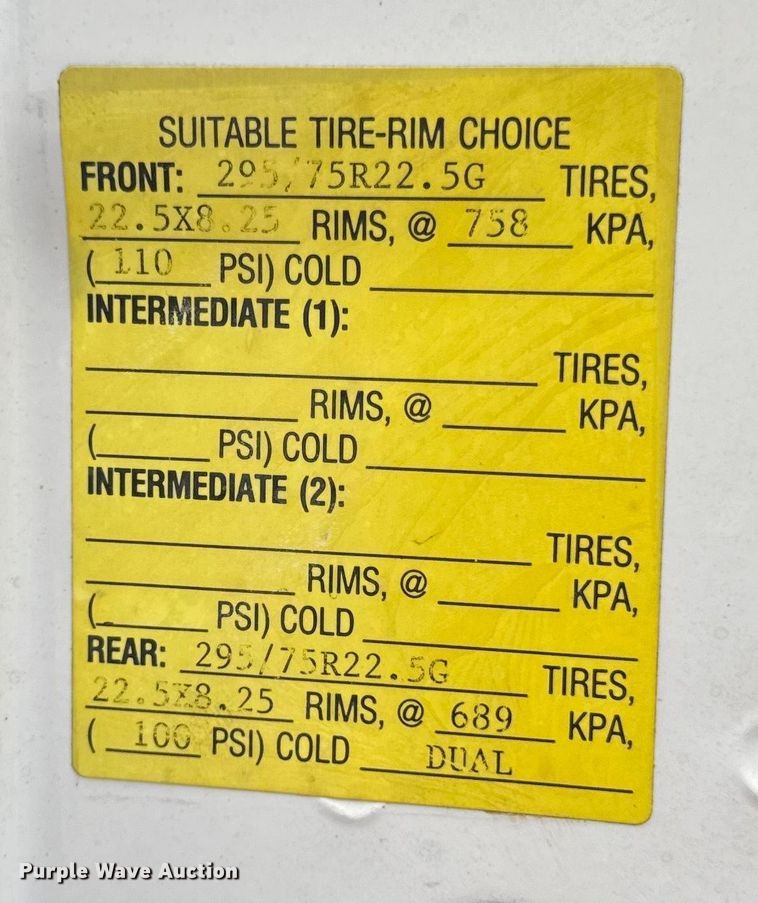 image for item DO2269 2006 International 4300 bucket truck