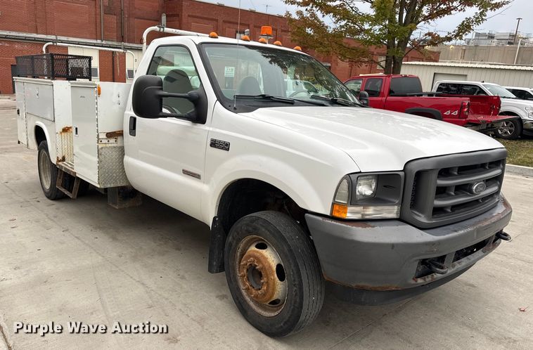 image for item DO2270 2004 Ford F550 XL Super Duty utility / service truck