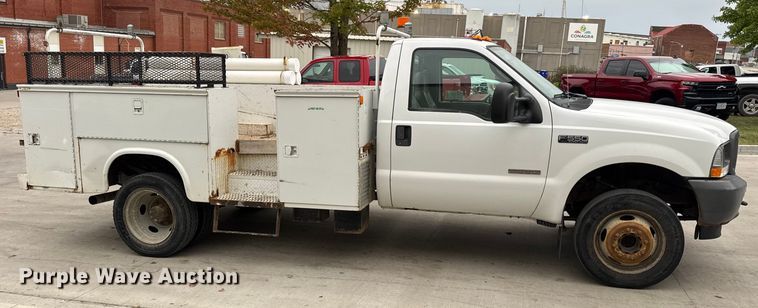 image for item DO2270 2004 Ford F550 XL Super Duty utility / service truck