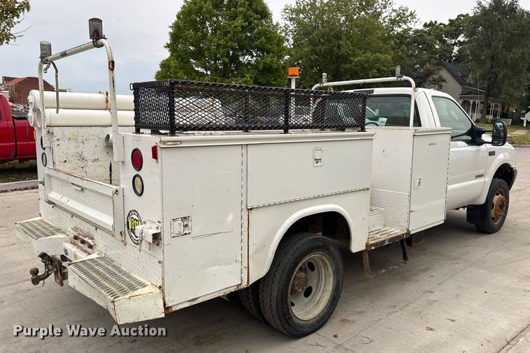 image for item DO2270 2004 Ford F550 XL Super Duty utility / service truck