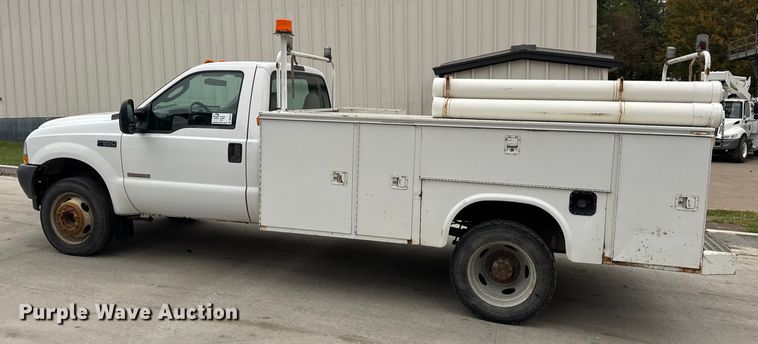 image for item DO2270 2004 Ford F550 XL Super Duty utility / service truck