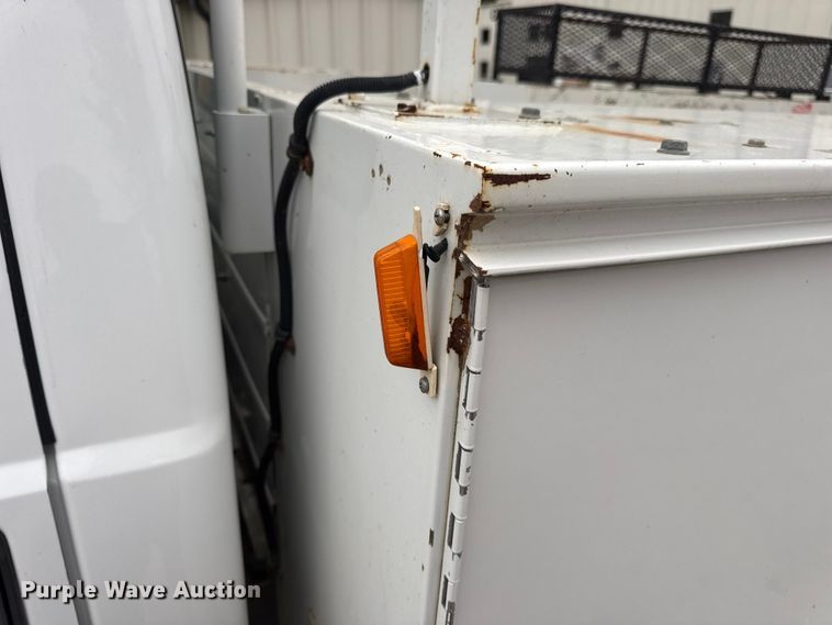 image for item DO2270 2004 Ford F550 XL Super Duty utility / service truck