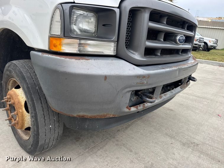 image for item DO2270 2004 Ford F550 XL Super Duty utility / service truck