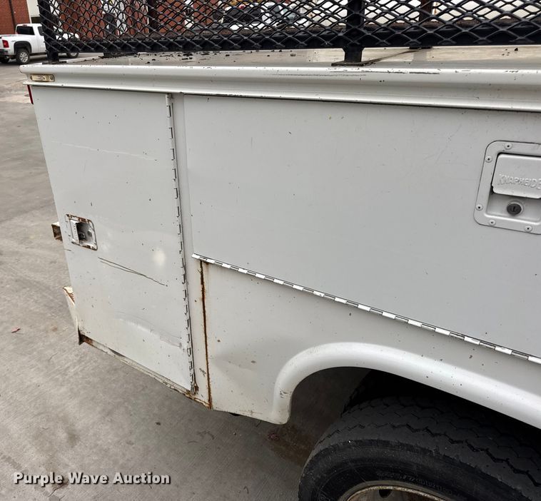 image for item DO2270 2004 Ford F550 XL Super Duty utility / service truck