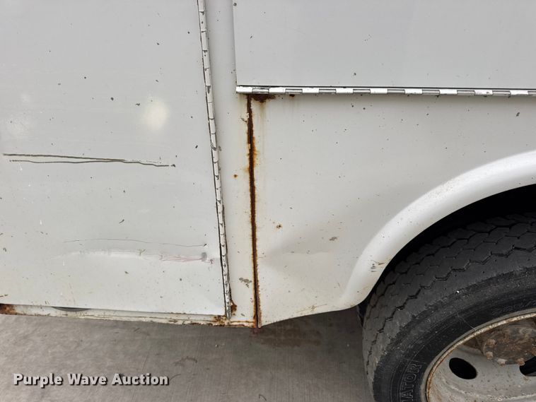 image for item DO2270 2004 Ford F550 XL Super Duty utility / service truck